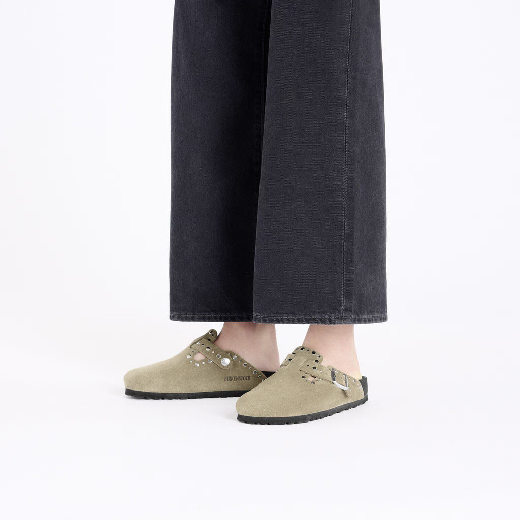 Boston Rivet Suede Leather
